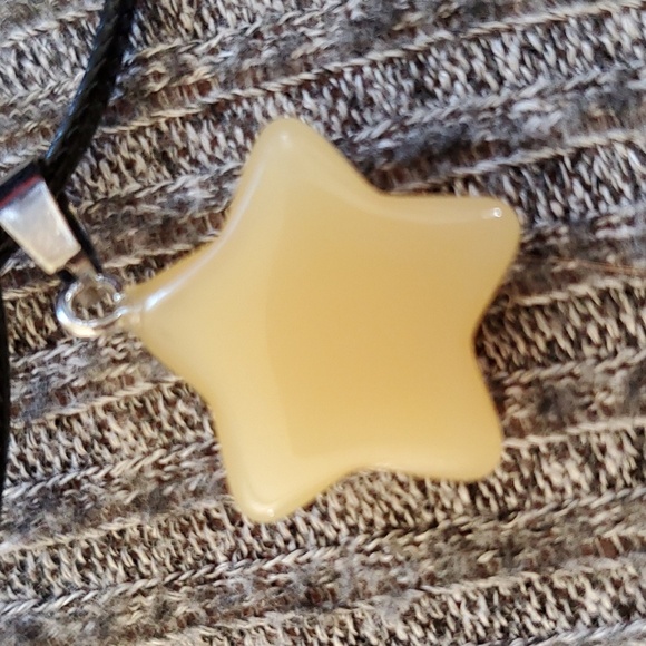 Glass star necklace pendant - Picture 3 of 4